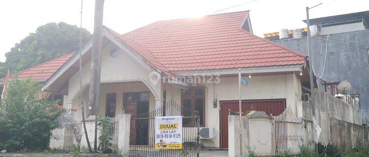 Rumah Hook Strategis, Bisa Buat Tempat Usaha Di Pusat Kota Manado 1