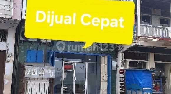 2.5 Story Shop House in Amurang Commercial Area at a Low Price, Below Market Value, Deep Backyard Suitable for Business, Office, and More. 1