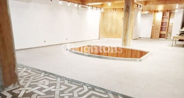 DI KONTRAKAN RUKO GANDENG 2 PINTU JL TIMOR( DEPAN CENTER POINT)MEDAN 1