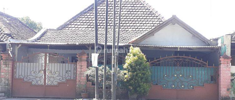 Rumah Pondasi Kayu Jati Strategis 0 Jalan Raya Provensi di Bangsal Mojokerto 1