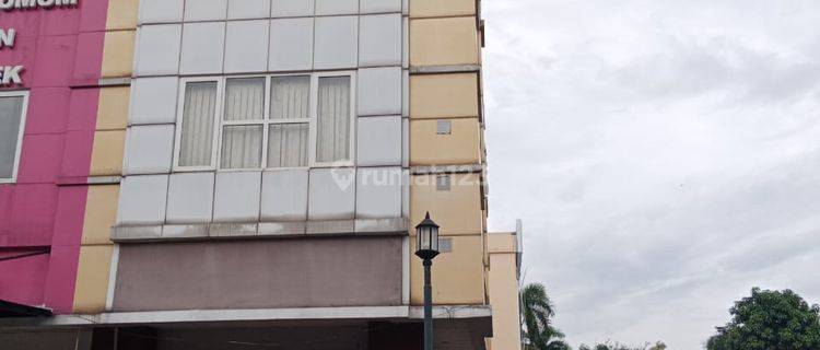 Dijual Ruko Hook Sudah Renovasi di Golden Boulevard BSD 1