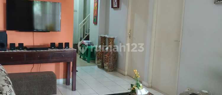 For Sale House on Jl Bintan 3 Nusaloka, BSD 1