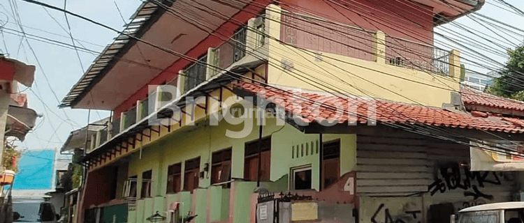 Rumah tinggal beserta kost²an 15 kamar, rumah kontrakan & kios (NEGO) 1