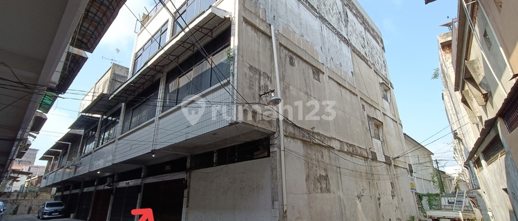 3-Story SHM Ruko in Setia Budi, Ready to Occupy 1