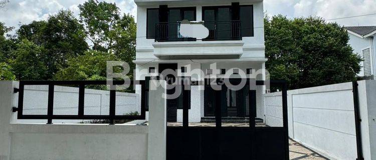 Dijual rumah 2 lantai di komplek elite 1