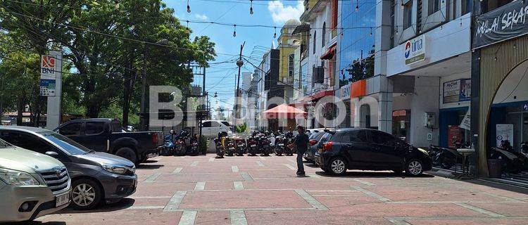 RUKO DENGAN SPACE PARKIR YANG LUAS DI AH NASUTION 1