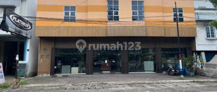 Strategic 4-Unit Connected Shop House in Krakatau 1
