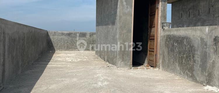 Three-Unit Shophouse with Spacious Parking Space 1