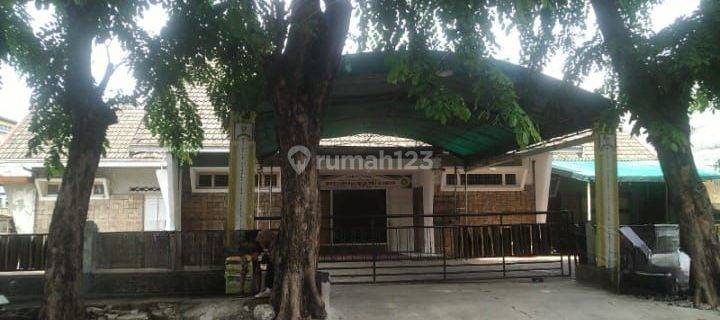 Rumah Cocok Untuk Tempat Usaha Disewa / Dijual Di Cawang, Jakarta Timut 1