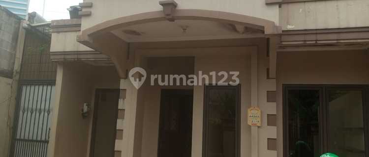 Rumah Semi Furnished di Banjar Wijaya Tangerang Banten 1