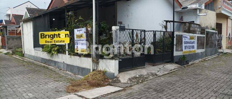 RUMAH DALAM PERUMAHAN UPN 1