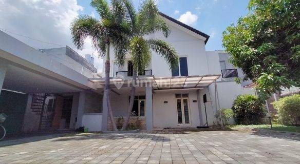 Dijual Rumah Bagus Terawat di Jalan Medeka Mataram  1