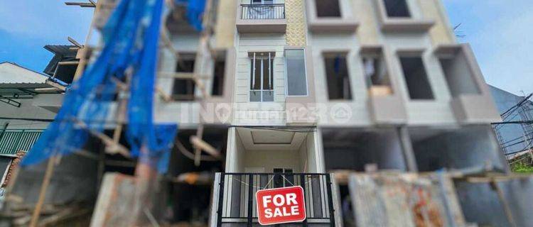 Rumah Baru Dijual Minimalis Taman Ratu Lt 31m2 Akses Jalan Lebar 1