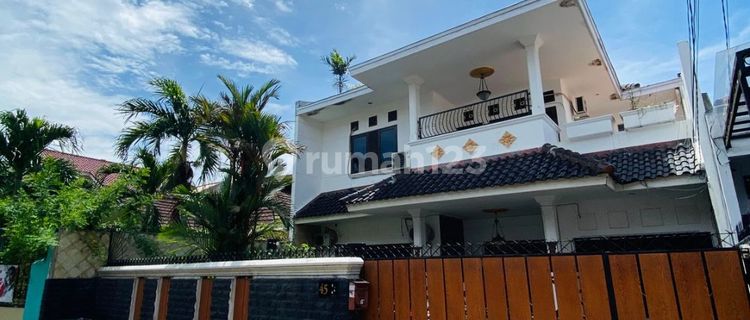 For Sale House in Pasar Minggu - Single House & Semi Furnished 1