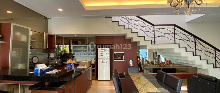 Dijual Rumah Luxury Di Kawasan Elite Singgasana Cluster Eksklusif 1