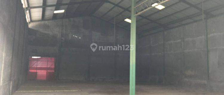 Gudang Mojokerto Row Jalan Lebar 2300.0 M² Lb 700 1