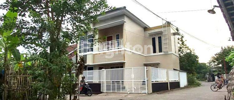 MURAH NEGO OK RUMAH CANTIK BARU  2 LT  5 MENIT KE KAMPUS SANATA DHARMA MAGUWOHARJO 1