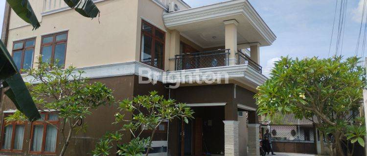 RUMAH BESAR LUAS 2 1/2 LANTAI COCOK BUAT KANTOR AREA BANGUNTAPAN 1