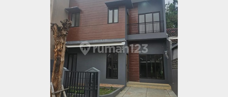 Rumah 2 Lantai Hadap Selatan di Nusaloka Bsd, Tangerang Selatan 1