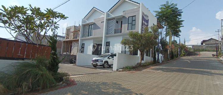 Dijual Rumah Villa Sayap Kota Baru Parahyangan Lembang Bandung Utara 1