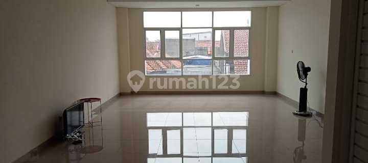 For Rent: Comfortable 2-Story Shop House Ready to Use, Very Strategic Location in Bojongsoang, Bandung 1