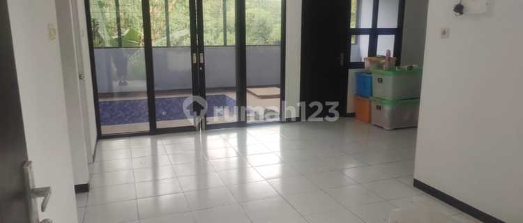 Disewakan Hunian Nyaman dan Terawat Lokasi Super Strategis di Taman Kopo Katapang, Bandung 1