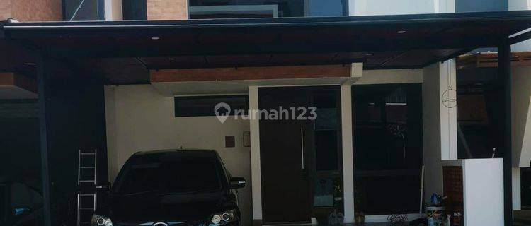 Disewakan Segera Rumah Fully Furnished Lingkungan Aman Dan Nyaman  2 Lantai Bagus Rumah 1