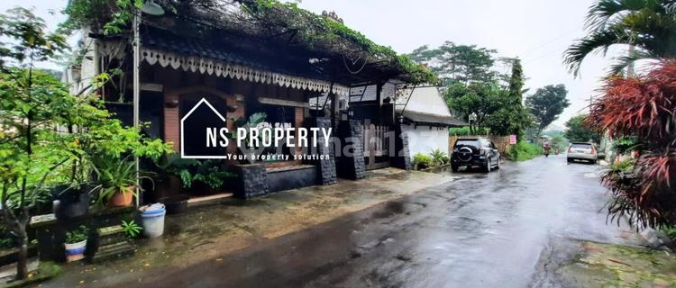 Classic house in Boyolali city, fully furnished, ready to occupy. 1