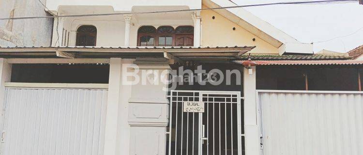 DIJUAL RUMAH 2 LANTAI STRATEGIS 1