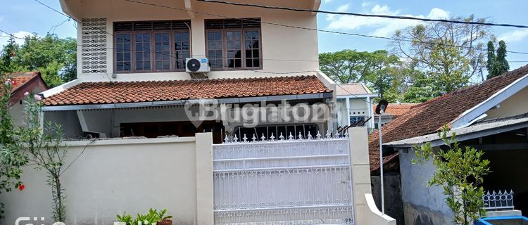 DISEWAKAN RUMAH 3 LANTAI MEWAH BERSIH AREA TENGGER 1