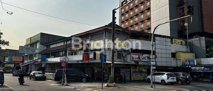 RUKO 3 LT COCOK UNTUK MODERN RETAIL, SANGAT STRATEGIS DI PEREMPATAN TERMINAL RAWAMANGUN 1