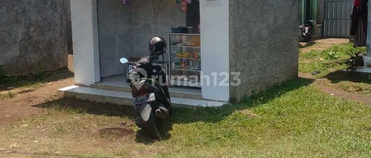 Ready-to-Sell Shophouse in Strategic Location, Cidokom Rumpin, Bogor Regency 1