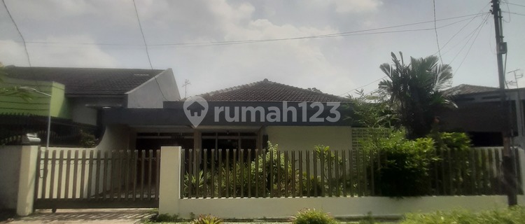 Rumah Asri Lokasi Strategis Tengah Kota di Bogor Baru  1