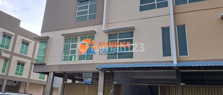 Newly Built 3-Unit Terrace Shophouse Suitable For All in Batam City 1