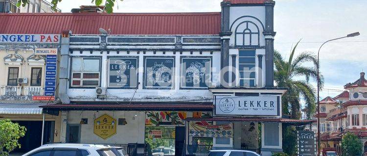 DISEWAKAN 2 RUKO SEKALIGUS POSISI HOOK LOKASI CENTRA EROPA BALIKPAPAN BARU DAERAH RAMAI HARGA NEGO 1