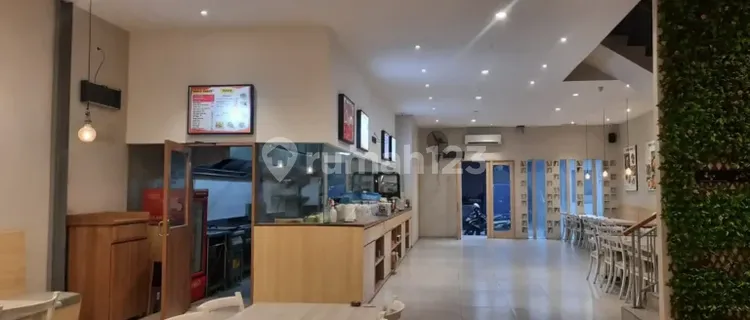 For Sale Fast, Ready-to-Use Shop House - Highly Strategic Location 1