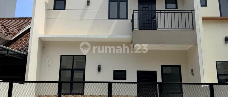 Dijual Rumah Baru 2 Lantai Siap Huni di Metland Puri Dekat Akses Tol 1