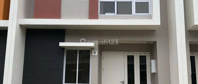 Dijual Rumah 2 Lantai Siap Huni Dengan Fasilitas : Kolam Renang, Club House, Taman Bermain 1