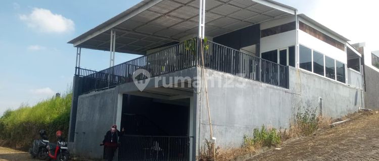 Murahnya...seluas Ini Mewah Masih Bonus Funish Dan View Yg Mantap..gak Ada 1 M... 1