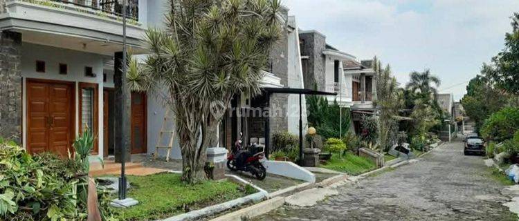 Disewakan Rumah Lingkungan Asri Area Cigadung Dago Kota Bandung 1