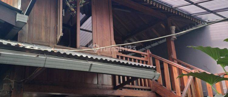 Rumah Kayu Clasic di Sayap Buahbatu Kota Bandung Strategis 1