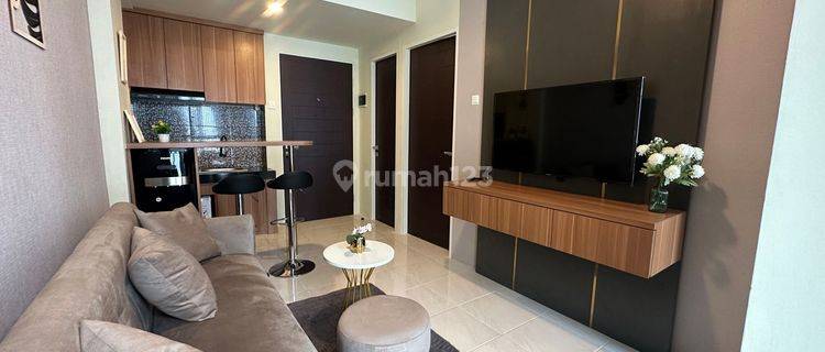 Apartemen Baru Furnished 2 Kamar Tidur Corner Di Yogyakarta 1