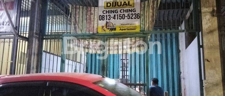 Ruko Di  Cepat Bu Harga Nego Sampai Deal Depan Sekolahan Petra Dekat Kantor Pos Dekat Tol Waru Bisa Untuk Usaha ,cafe,kantin ,minimarket Klinik Dll 1