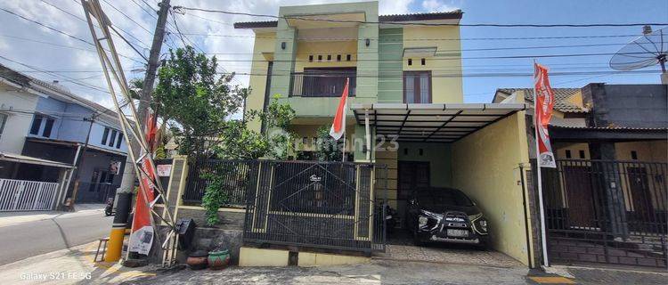 Rumah 2lt Semi Furnish Dekat Gor  1