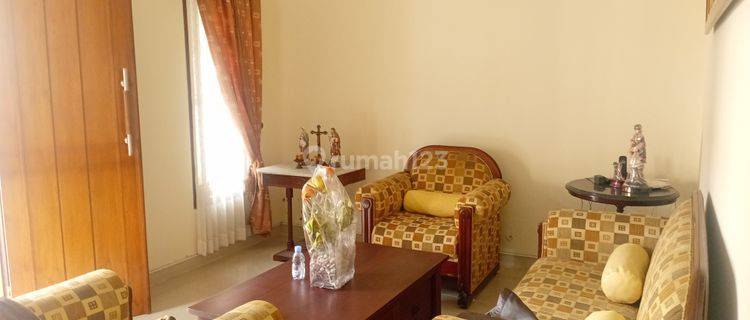 Dikontrakkan Rumah Mewah Di Lingkungan Komplek Premium Furnished SHM Mertoyudan, Magelang 1