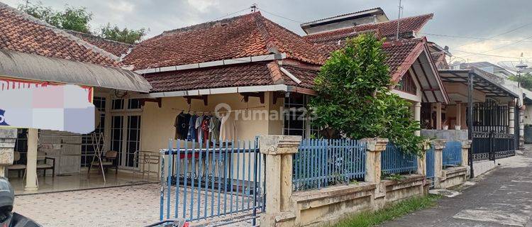 Rumah Bagus Unfurnished SHM di Jalan Cempaka Banyurojo, Magelang 1