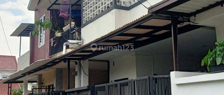 Rumah Dijual 2 Lantai Strategi Dekat Pusat Kuliner Harga Nego  1