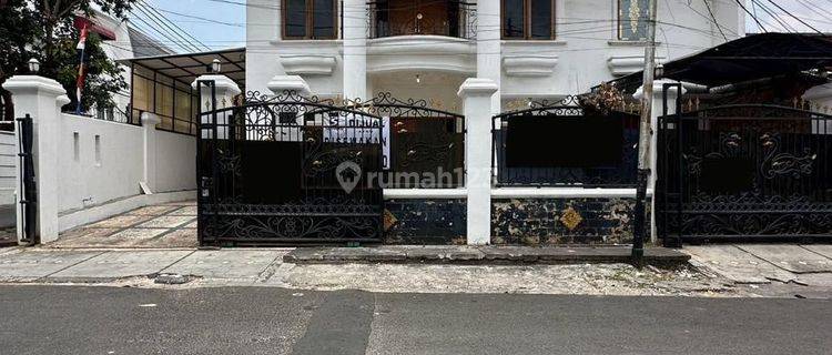 Rumah 2 Lantai Luas, Modern Dan Strategis Di Tebet 1