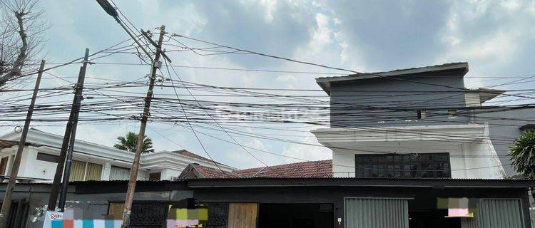 Disewakan Rumah 3 Lantai Difatmawati Cocok Untuk Usaha 1