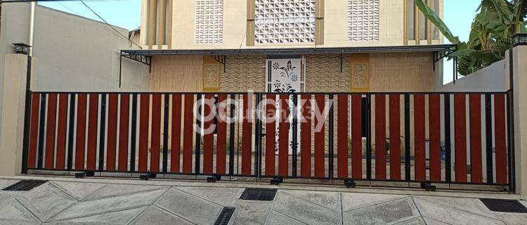 JUAL RUMAH KOS BARU GRESS FASILITAS LENGKAP RAYA KUTISARI DEKAT PETRA 1
